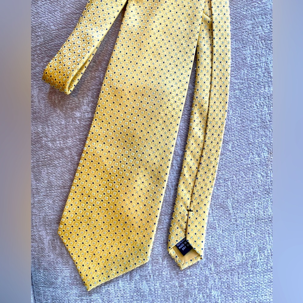 IZOD Silk Men’s Tie Gold with light Blue dots Length 60” Width 4”
